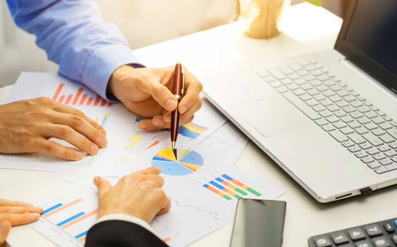 Career Guidance: Market Research Analyst बनकर बनाए बेहतरीन करियर, यहां पढ़ें पूरी detail
