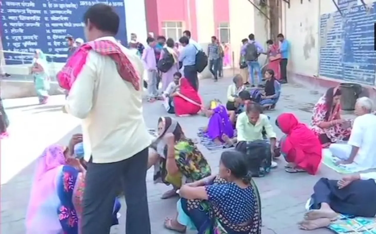 मध्य प्रदेश में भी डॉक्टर्स की हड़ताल से मरीज बेहाल, सरकारी अस्पतालों में लगी लंबी लाइनें