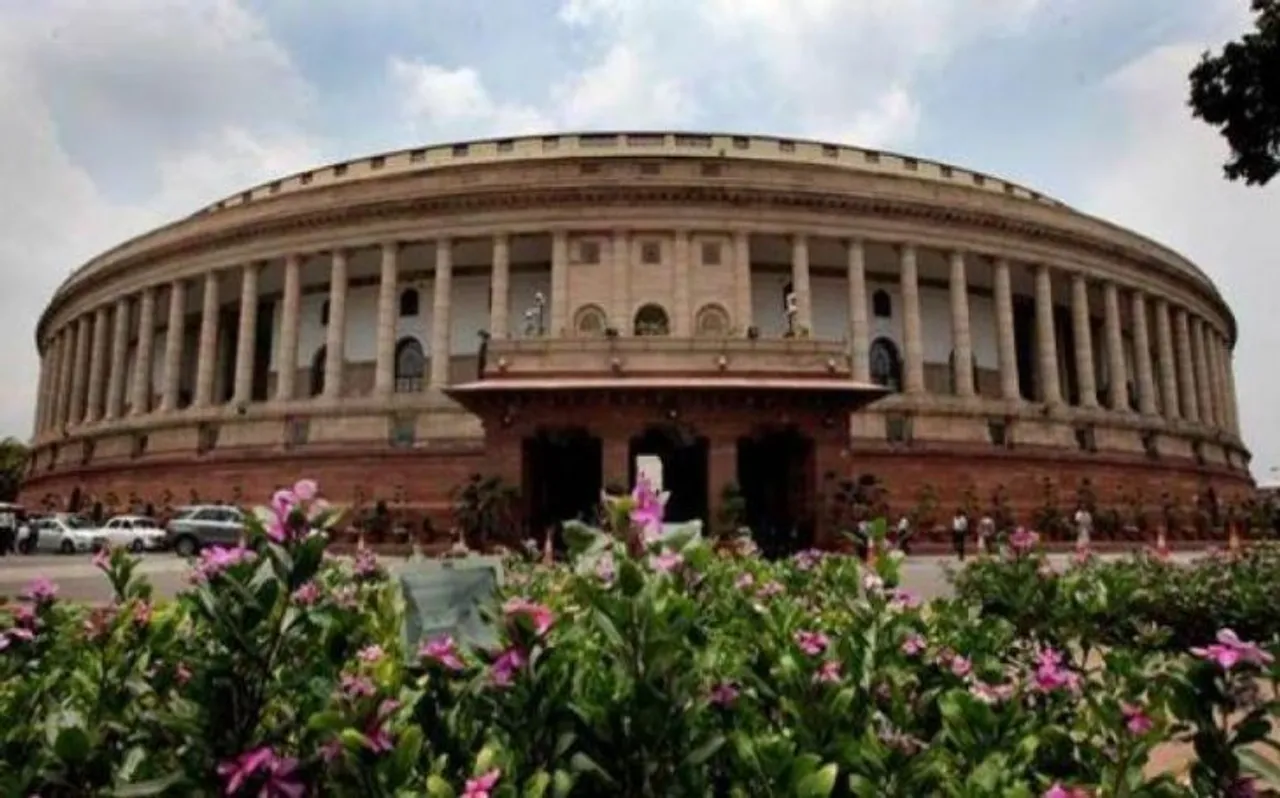 17वीं लोकसभा के नये संसद सदस्यों ने विभिन्न भाषाओं में ली सदस्यता की शपथ