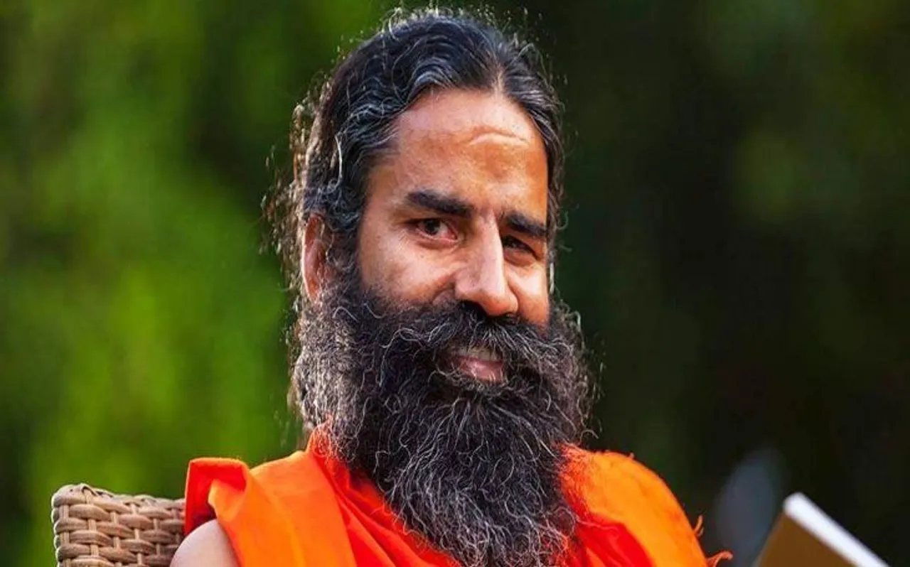 International Yog Diwas: योग दिवस पर महाराष्ट्र के नांदेड़ में योग करते दिखे बाबा रामदेव, देवेंद्र फडणवीस ने भी दिया साथ