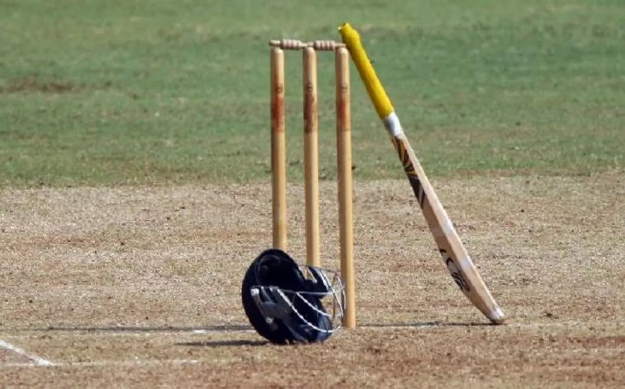T-20 इतिहास में पहली बार बने 300 से ज्यादा रन, महज 10 रन पर ऑलआउट हो गई विरोधी टीम
