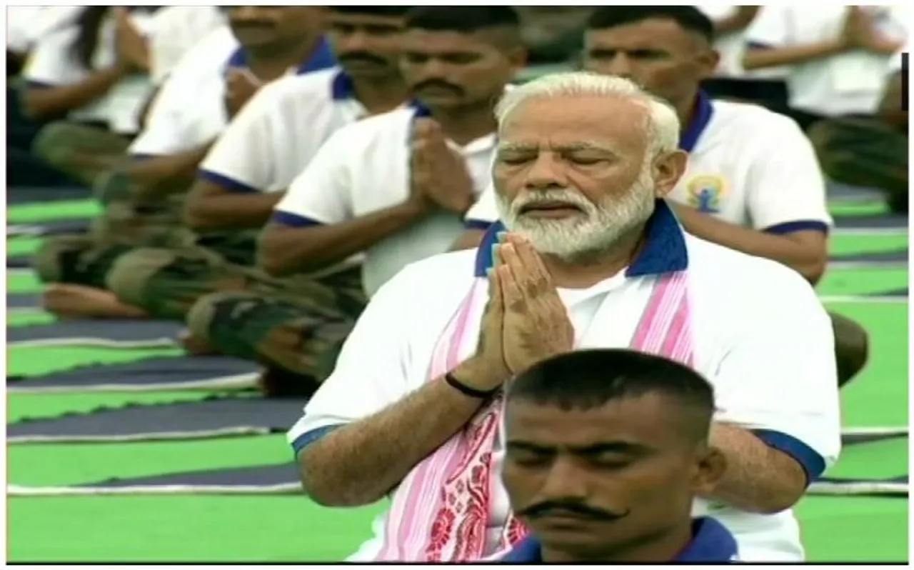 International Yoga Day 2019: राष्ट्रपति रामनाथ कोविंद और PM मोदी के साथ पूरी दुनिया ने किया योग