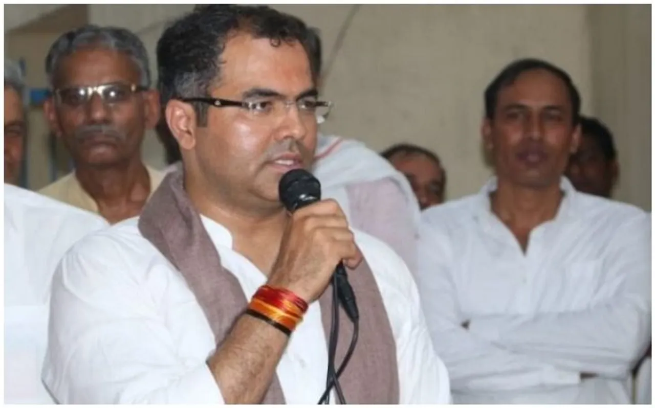 दिल्ली में धड़ल्ले से बन रहे हैं अवैध मस्जिद और कब्रिस्तान, बीजेपी नेता ने एलजी को सौंपा ज्ञापन