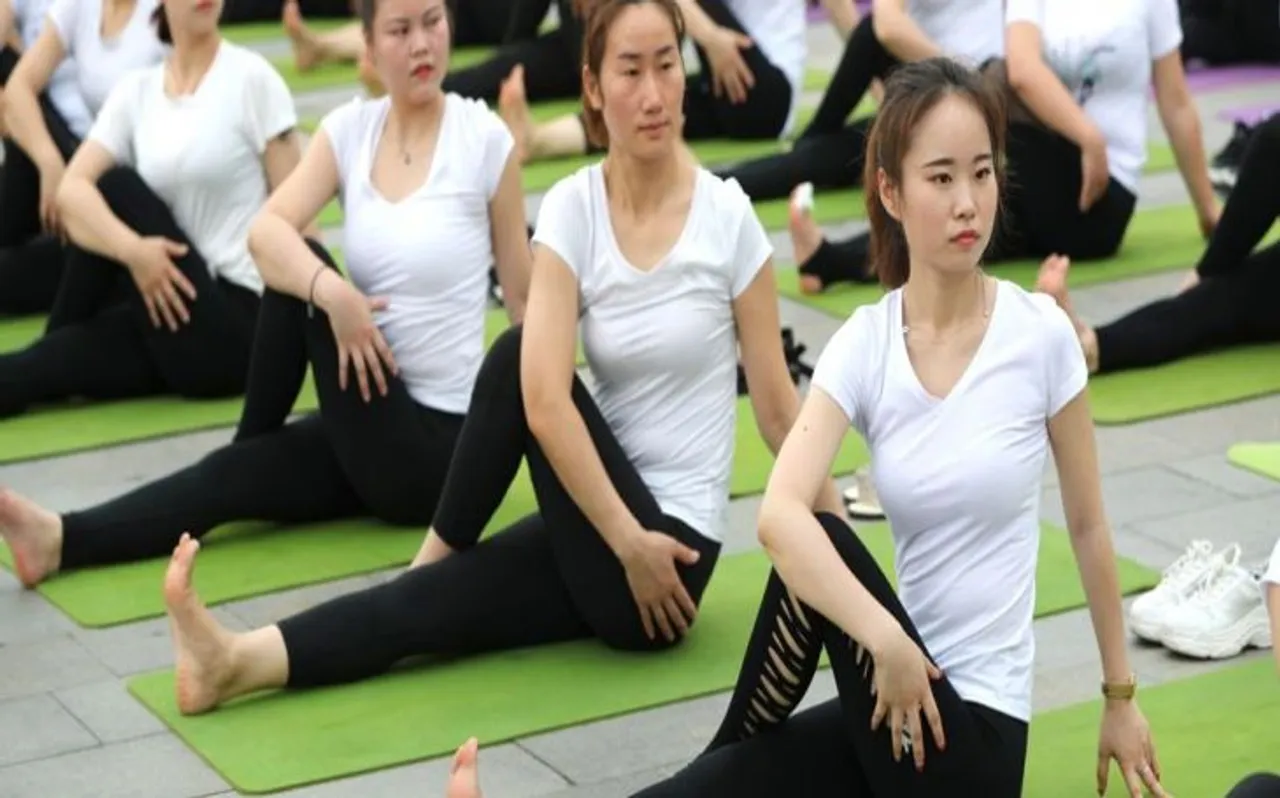 International Yoga Day: योग से इस खतरनाक बीमारी का खतरा हो जाता है कम