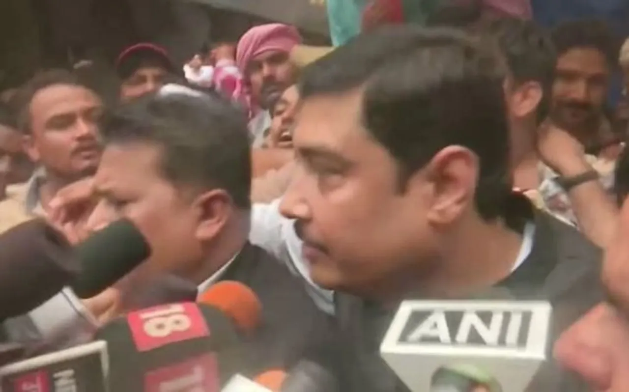 रेप के आरोपी बसपा सांसद अतुल राय ने वाराणसी कोर्ट में किया सरेंडर