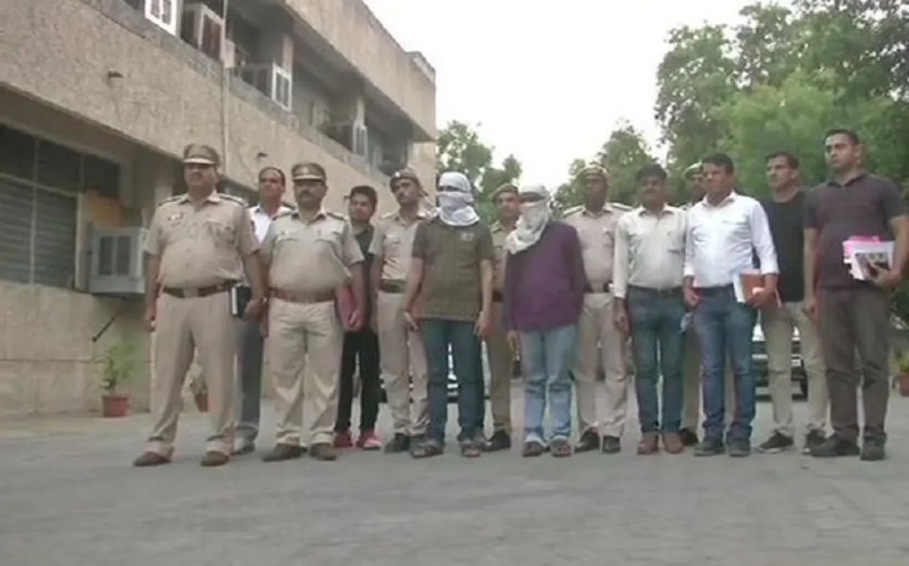VIDEO: दिल्‍ली की सड़कों पर ऐसे होती है झपटमारी, पकड़े जाने पर यूं गच्‍चा दे जाते हैं अपराधी