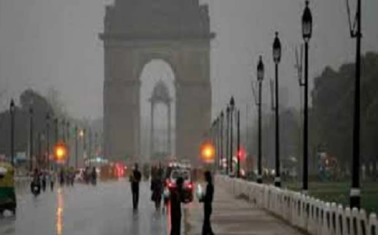 झूम के छा रहे हैं रविवार से बदरा, दिल्ली तैयार हो जाओ बुधवार तक भीगने के लिए
