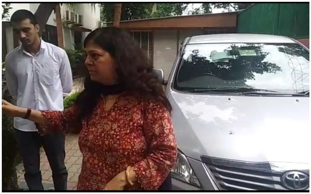 दिल्ली: BJP नेता विजेंद्र गुप्ता की पत्नी बनीं ठक-ठक गैंग का शिकार, बदमाश बैग लेकर हुए फरार