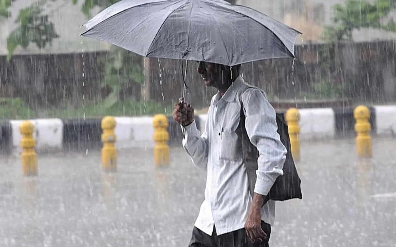 UP: तेज हवाओं के साथ शुरू हुई बारिश, गर्मी से मिली राहत