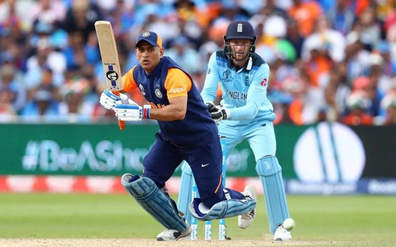World Cup: इंग्लैंड के खिलाफ मैच के बाद धोनी फिर हुए ट्रोलिंग का शिकार, दिग्गजों ने भी साधा निशाना