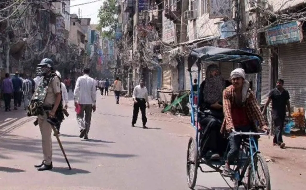 दिल्ली: सांप्रदायिक झड़प के बाद हौज काजी का थोक बाजार बंद