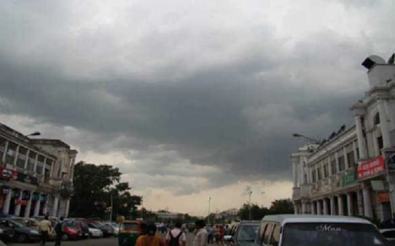 दिल्ली-एनसीआर वाले हो जाएं खुश, अगले 48 घंटों में बारिश की संभावना
