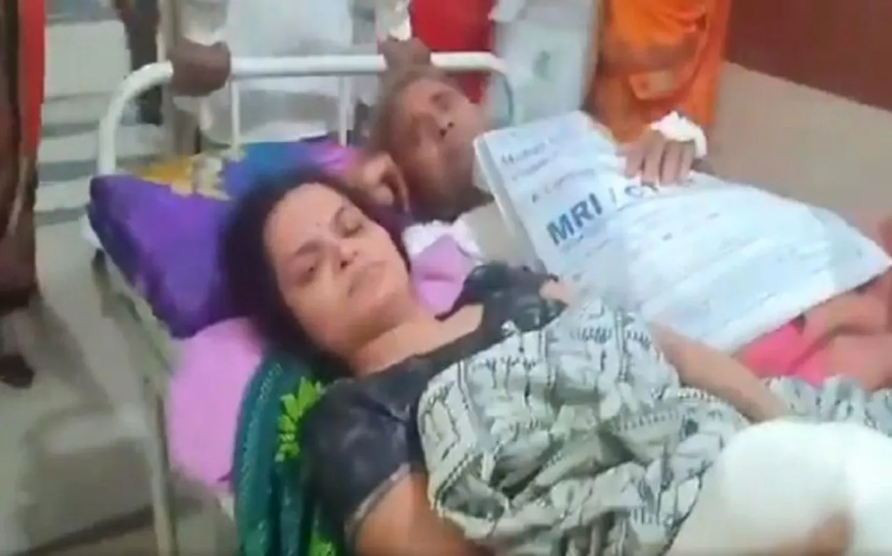 वाह रे अस्पताल! एक ही बेड पर अनजान महिला और पुरुष का इलाज