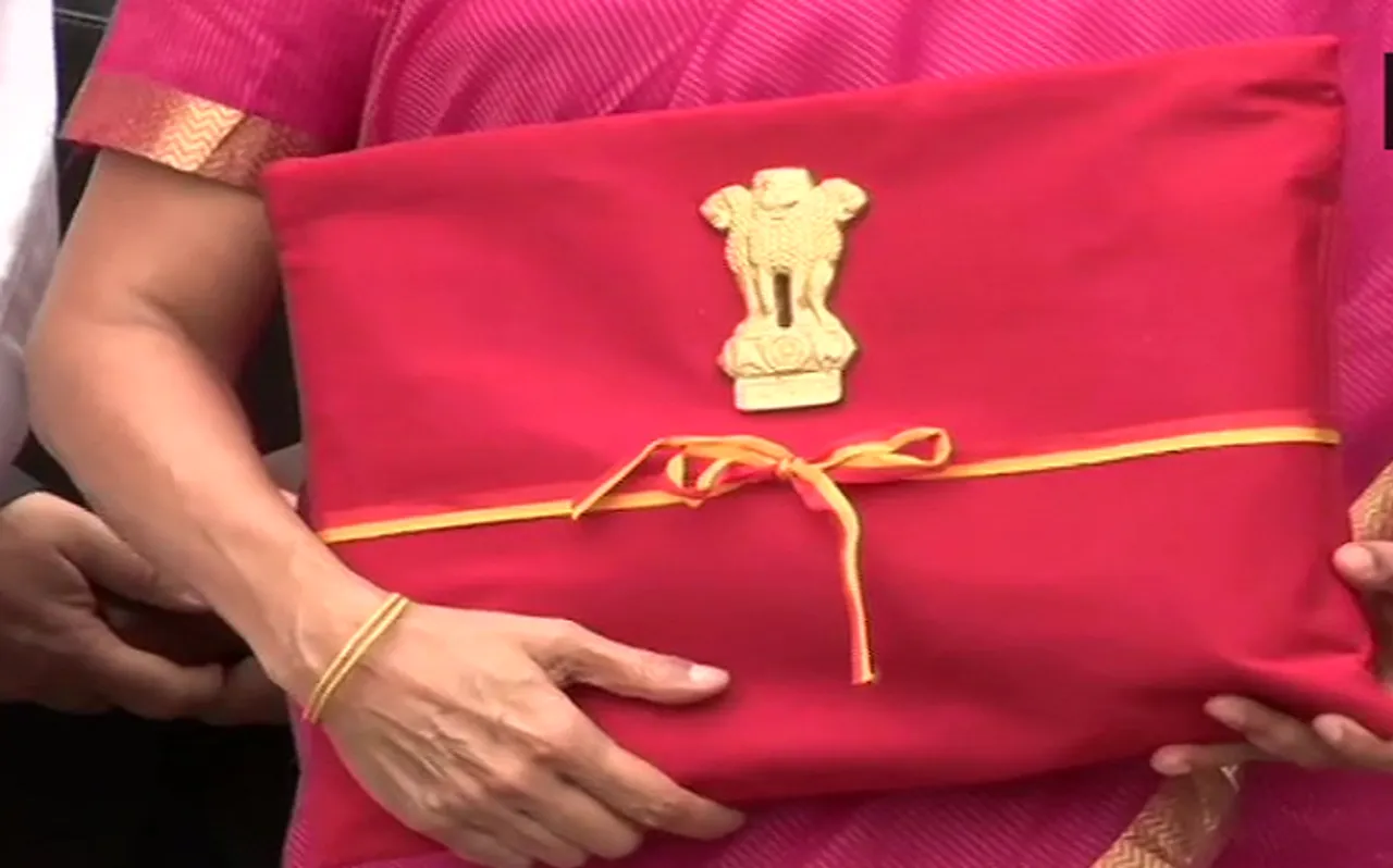 Modi Budget 2.0: मोदी सरकार ने तोड़ी एक और परंपरा. ब्रीफकेस के बजाय 'बही-खाता'