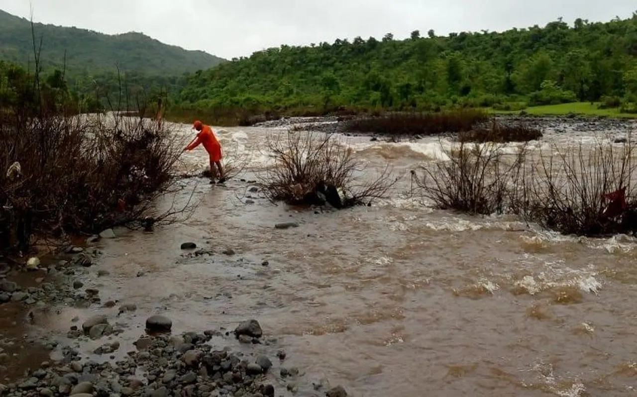 महाराष्ट्र : रत्नागिरी में तवरे डैम पर NDRF ने ऑपरेशन किया बंद, अब तक 19 शव बरामद