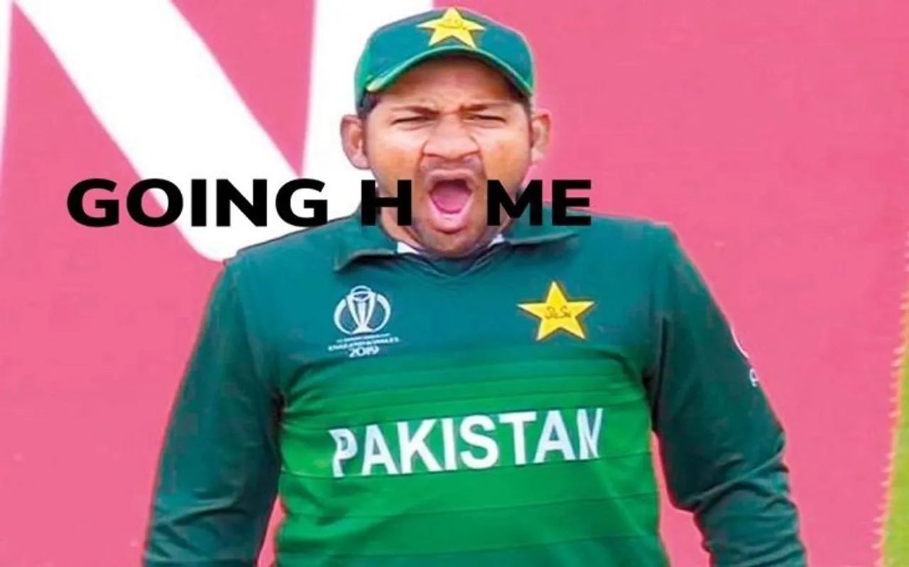 PAK Vs BAN Video: सेमीफाइनल से बाहर पाकिस्‍तान के खिलाड़ियों की राह कुछ इस तरह से देख रहे हैं फैंस