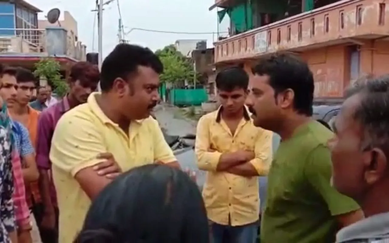 पानी निकासी की समस्या को लेकर आपस में भिड़े बीजेपी के पार्षद