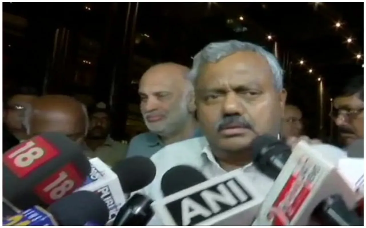 संकट में कर्नाटक सरकारः बागी विधायकों ने कहा- हम साथ हैं, वापस नहीं लेंगे इस्तीफा