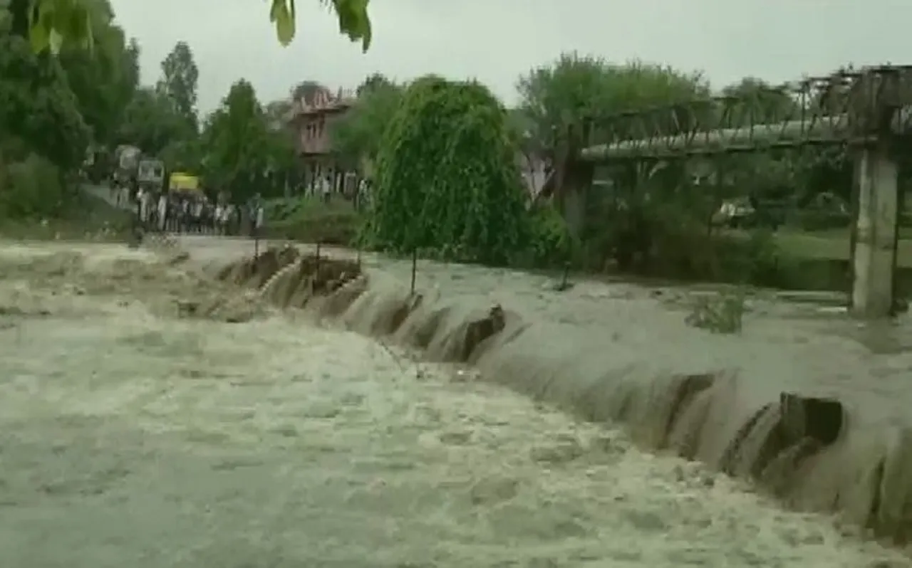 मध्य प्रदेश के कई हिस्सों में बारिश का दौर जारी, नदी और नालों का जलस्तर बढ़ा