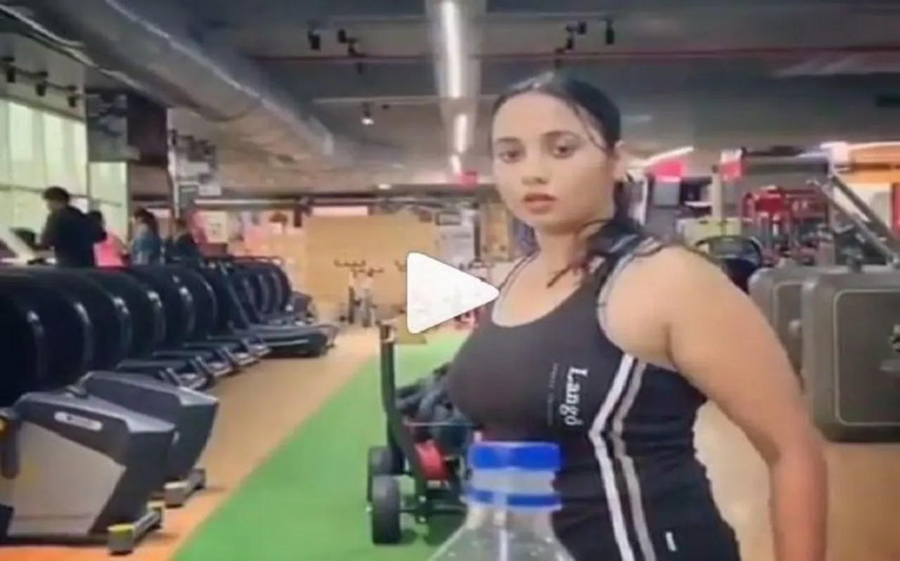 निरहुआ के #BottleCapChallenge को रानी चटर्जी ने किया पूरा, देखें Video