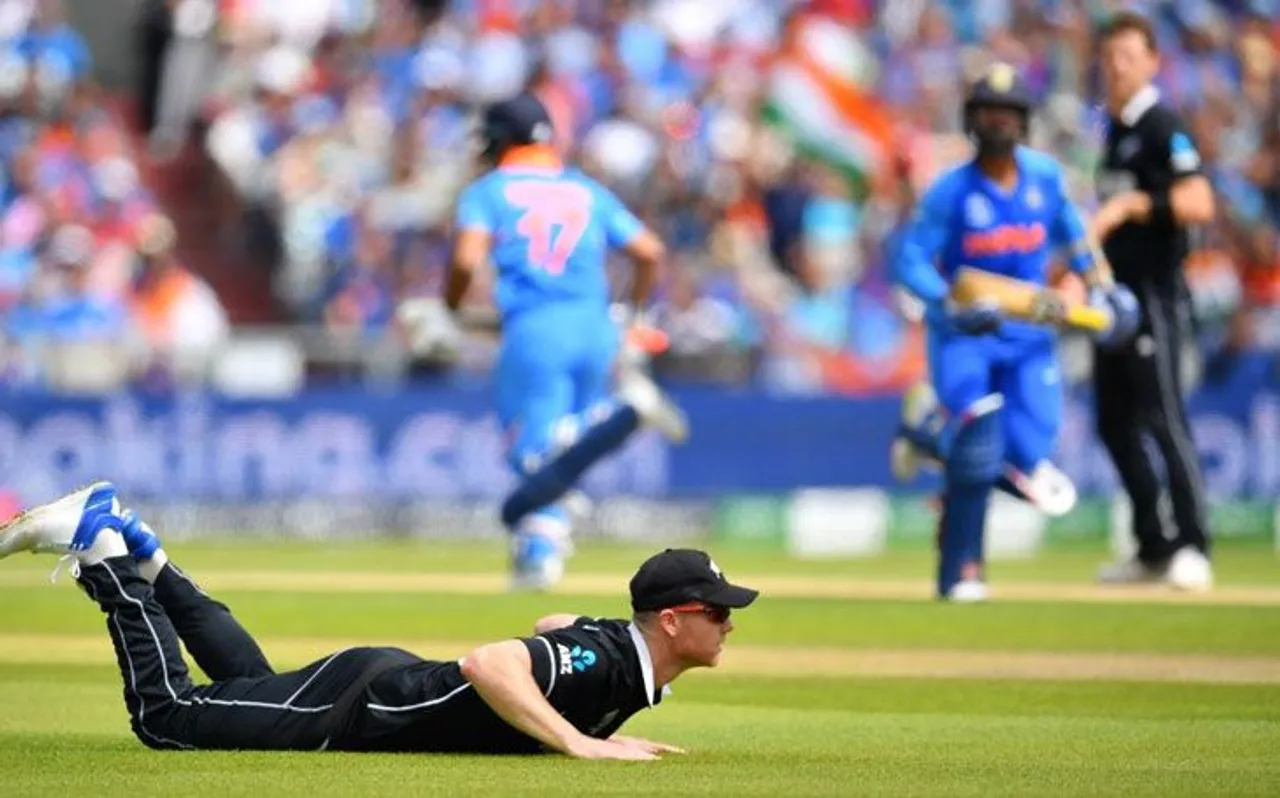 World Cup: तो क्या भारत-न्यूजीलैंड मैच में जान-बूझ के बनाई गई धीमी पिच, दिग्गजों ने उठाए सवाल