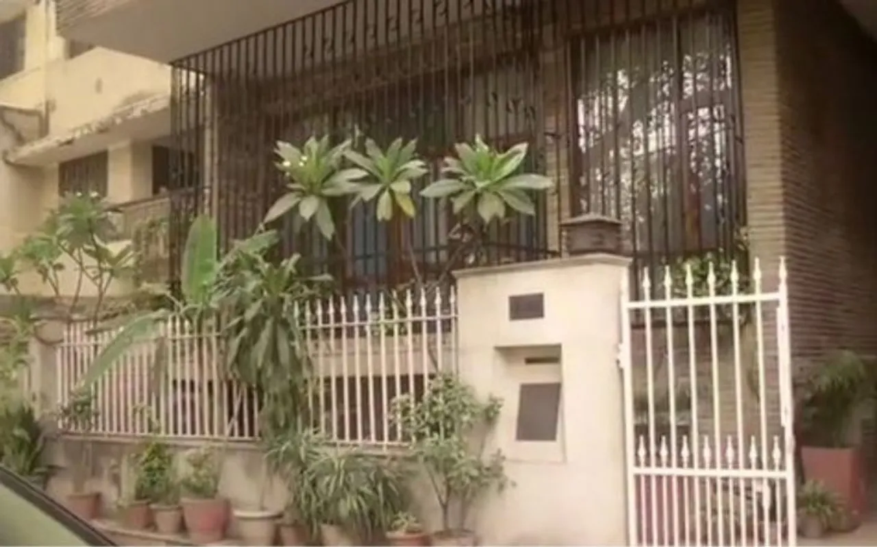 सुप्रीम कोर्ट की वरिष्‍ठ अधिवक्‍ता इंदिरा जयसिंह और आनंद ग्रोवर के आवास पर सीबीआई का छापा