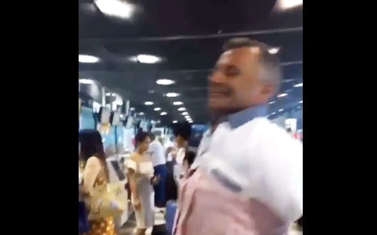 Video: पैसे बचाने के लिए एयरपोर्ट पर एक शख्स ने किया कुछ ऐसा, लोग हंस-हंसकर हो गए लोटपोट