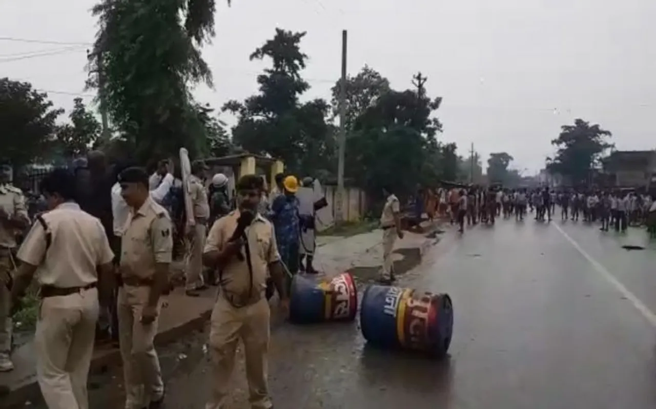 बिहार : जदयू नेता की थाने में मौत के बाद परिजनों ने मचाया हंगामा, पुलिस ने की लाठी चार्ज