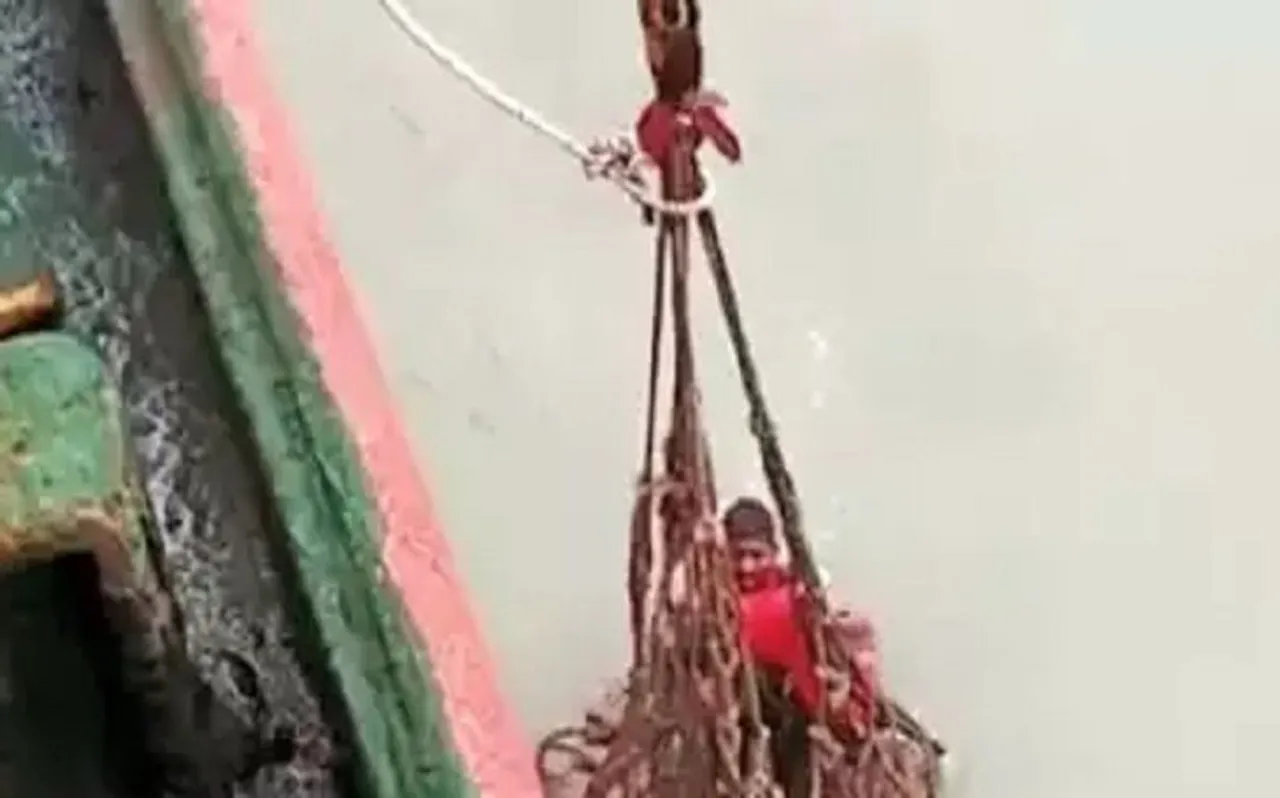 जाको राखे साइयां मार सके न कोय...4 दिन तक समुद्री तूफान में जीवित रहा यह शख्स