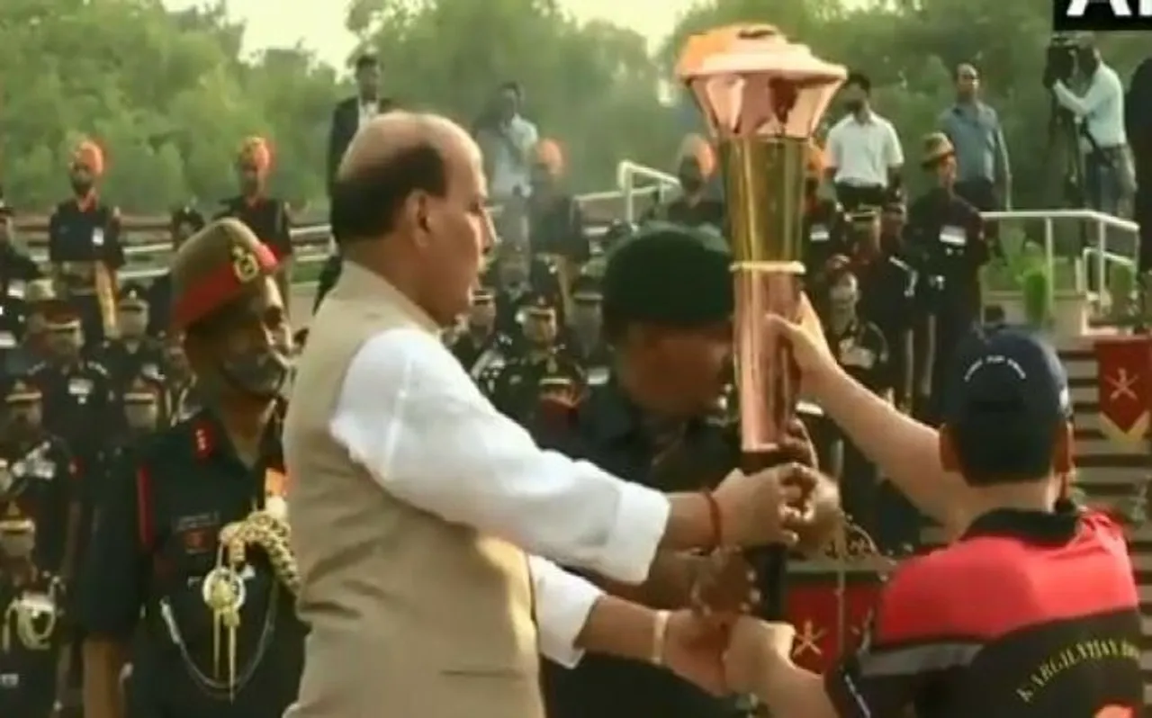 राजनाथ सिंह ने विजय मशाल प्रज्ज्वलित कर शहीदों को किया याद, जानें कारगिल युद्ध का इतिहास