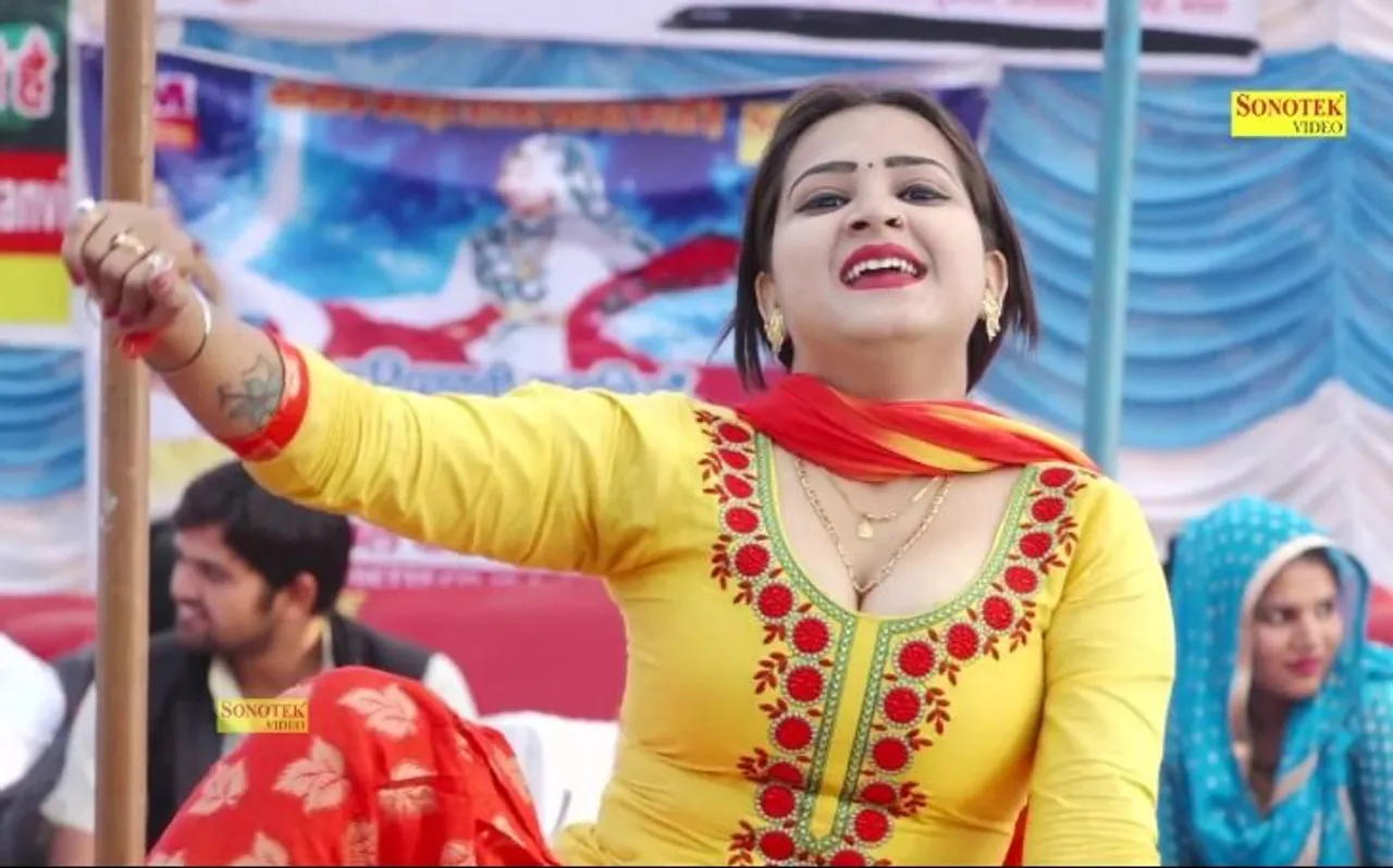 प्रियंका चौधरी के लटकों-झटकों को देखकर, बुजुर्ग ने भी खोया आपा लगाए जबरदस्त ठुमके