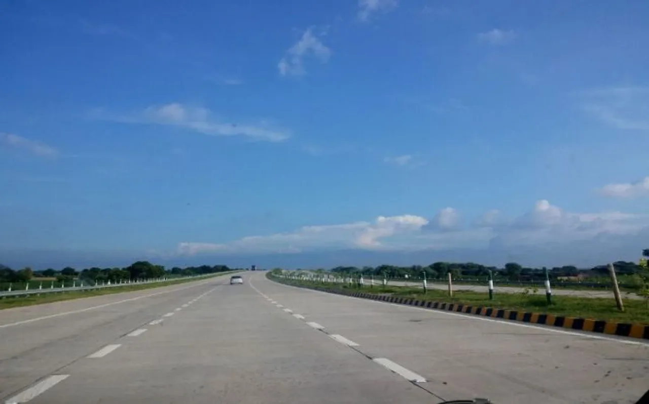 अब बिना हेलमेट यमुना एक्सप्रेस वे पर नहीं कर पाएंगे यात्रा, सख्त हुए नियम