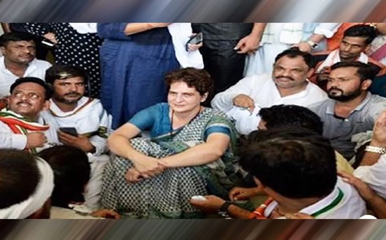 सोनभद्र नरसंहार के पीड़ित परिवारों से प्रियंका गांधी ने मुलाकात की