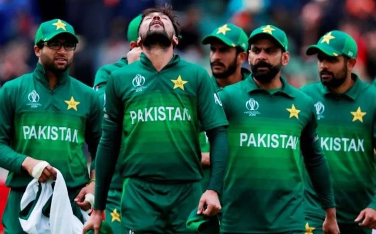 जिम्बाब्वे के बाद अब पाकिस्तान क्रिकेट पर भी ICC लगा सकता है बैन, जानें क्या है कारण