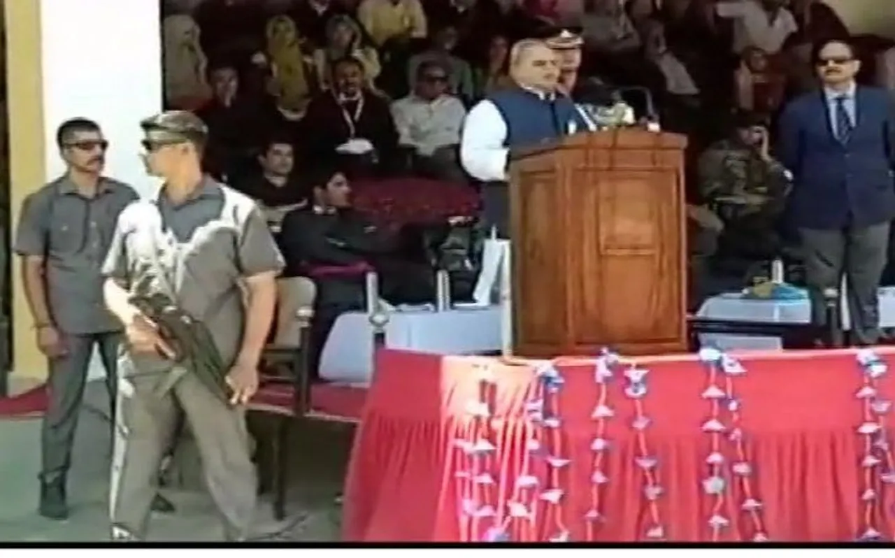 जम्मू-कश्मीर : राज्यपाल सतपाल मलिक ने कहा बंदूक से कुछ हासिल होने वाला नहीं