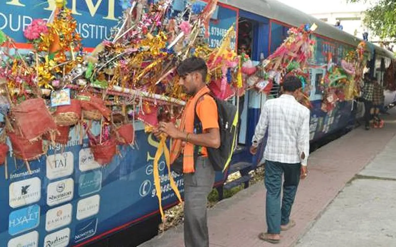 सावन में आप भी चढ़ाना चाहते हैं भोलेनाथ को जल, तो ऐसे पहुंचें बाबा धाम