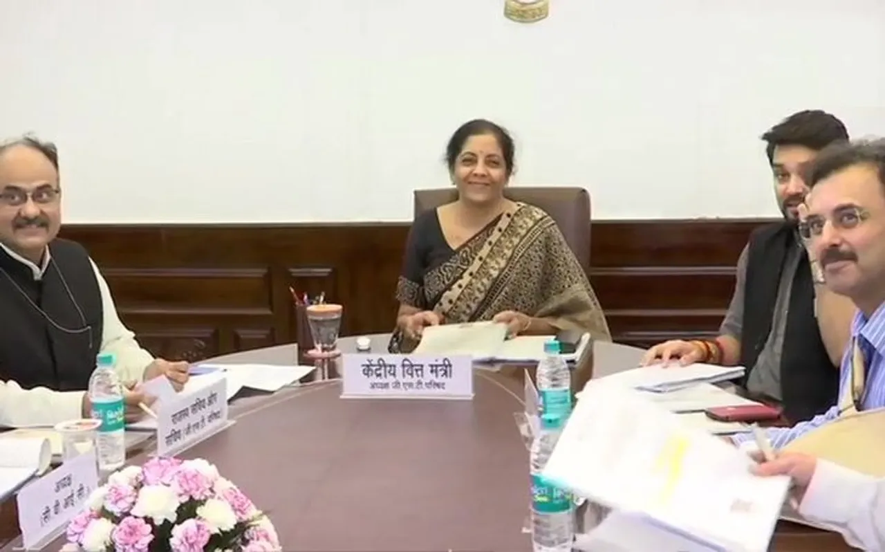 इलेक्ट्रिक वाहनों पर GST 12 फीसदी से घटकर 5 फीसदी हुई, जीएसटी काउंसिल का बड़ा फैसला
