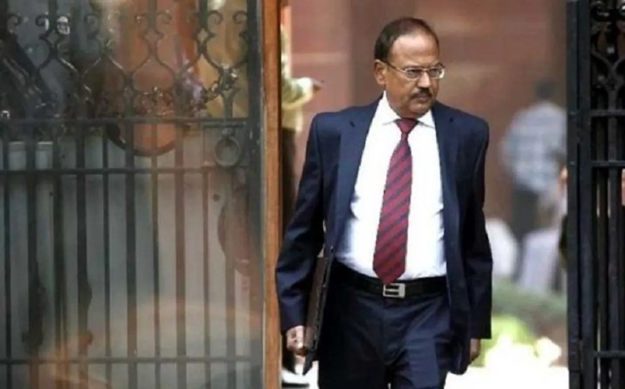 कश्मीर में आतंकवादियों के सफाया के लिए इस बड़े अभियान की तैयारी में जुटे अजित डोभाल, ये है प्लान