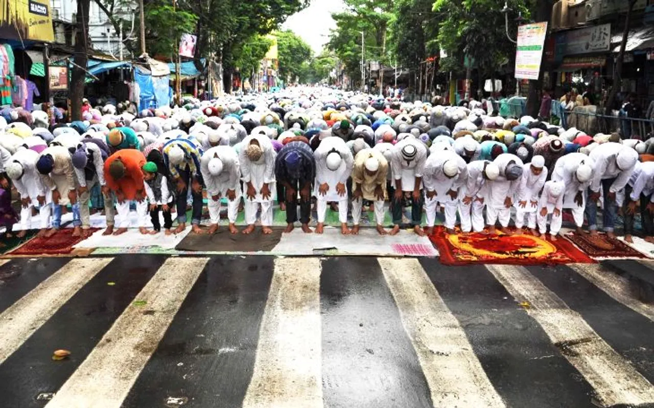 सड़क पर नमाज से अन्य को असुविधा नहीं होनी चाहिए : धर्मगुरु