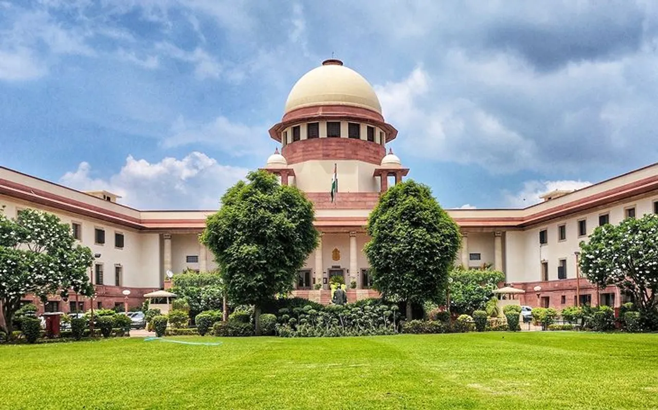 केजरीवाल सरकार ने केंद्र पर विज्ञापन रोकने का आरोप लगाया, CJI ने कहा रोज तो दिखते हैं