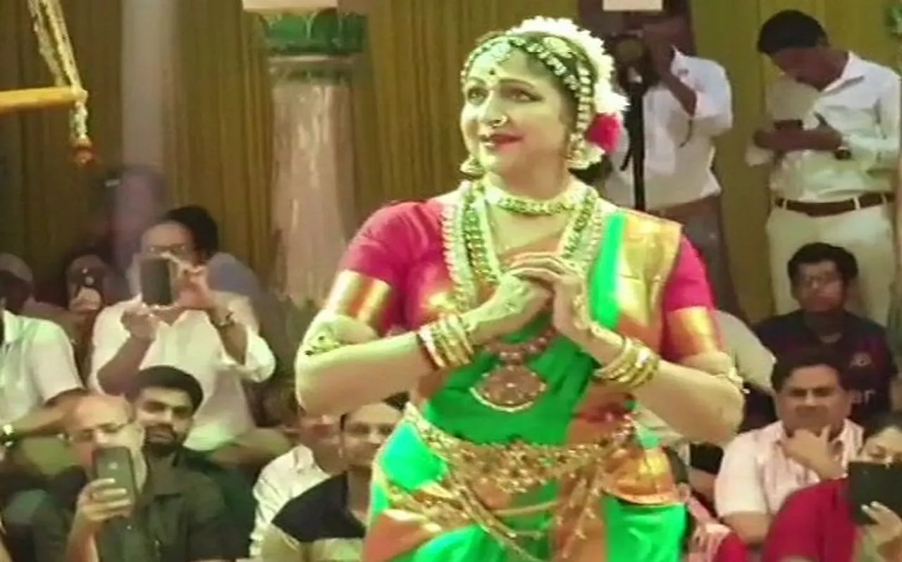 Hariyali Teej की पूर्व संध्या पर बीजेपी सांसद हेमा मालिनी ने नृत्य कर बांधा समां, देखें VIDEO