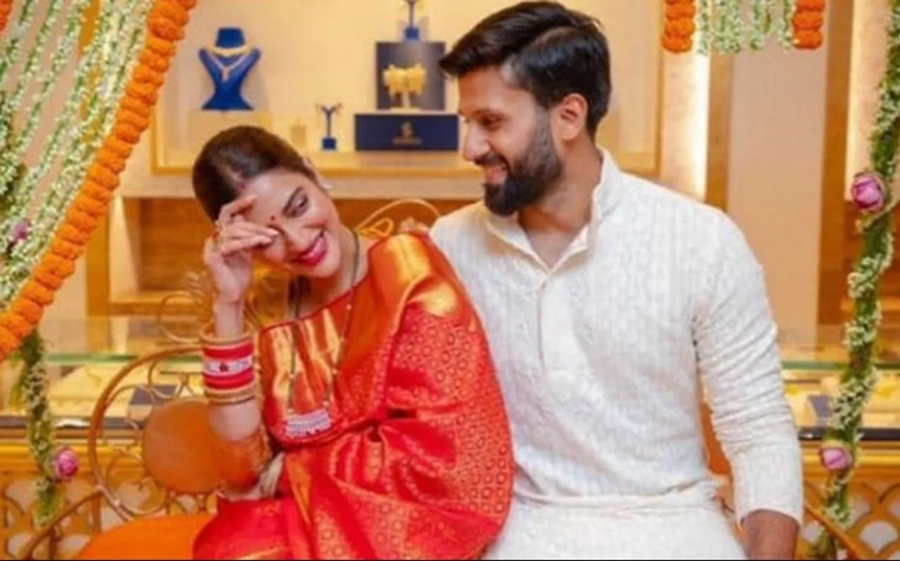 PHOTO: नुसरत जहां ने मनाई पहली हरियाली तीज, पति को कहा- थैंक्यू हबी..