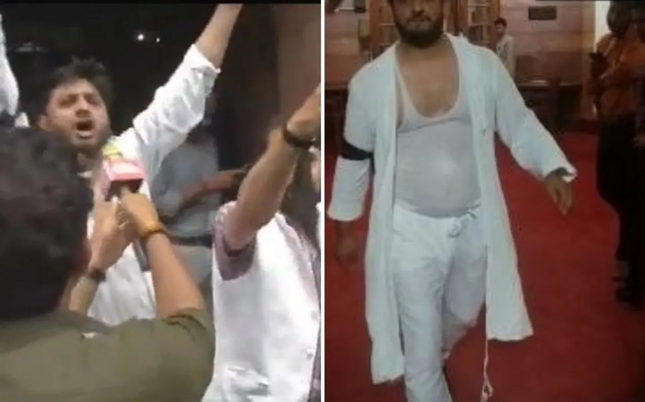 जम्मू-कश्मीर से धारा 370 और 35A हटते ही बौखलाई PDP, कपड़े फाड़कर किया विरोध