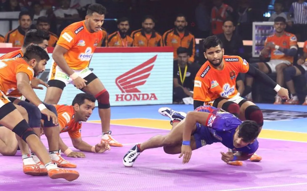 PKL 7: दबंग दिल्ली ने रोमांचक मुकाबले में पुनेरी पल्टन को 32-30 से हराया