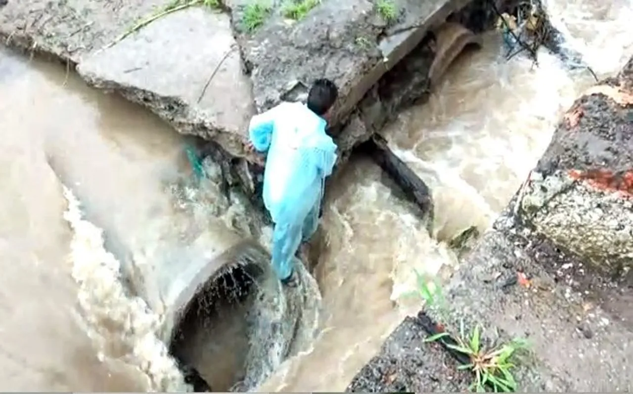 भारी बारिश से मध्य प्रदेश में बाढ़ के हालात, नदियों का जलस्तर बढ़ा, जनजीवन प्रभावित