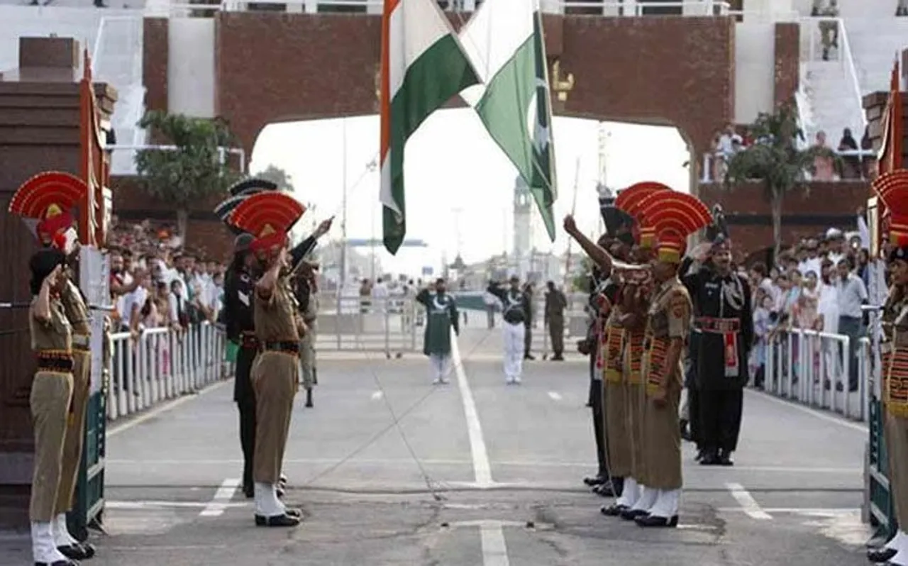 Article 370 हटाने के बाद पाकिस्तान ने ऐसे निकाला अपना गुस्सा, वाघा-अटारी बार्डर पर किया ये घटिया काम