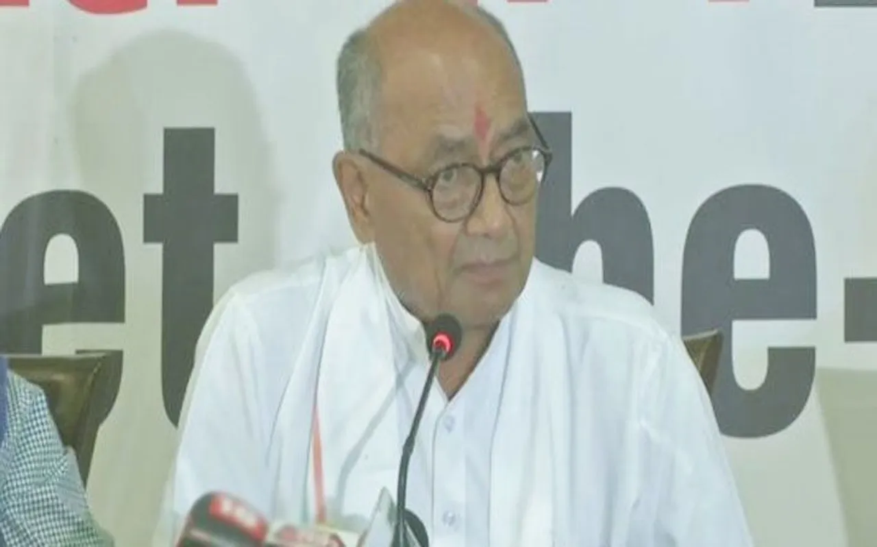 मोदी सरकार पर दिग्विजय सिंह ने फिर बोला हमला, कहा- सवाल उठाने वालों को देशद्रोही घोषित किया जाता है