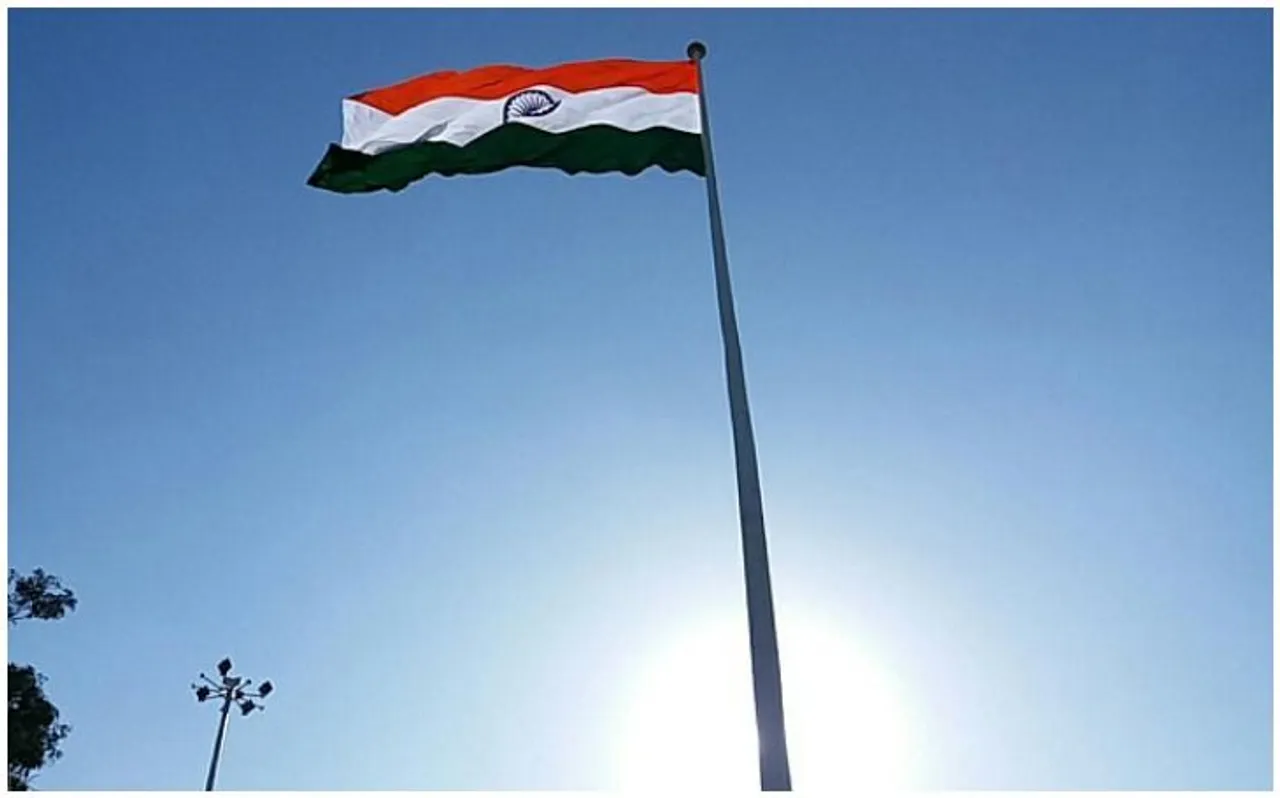 यहां मध्य रात्रि में ही फहराया जाता है तिरंगा, 71 वर्षों से जारी परंपरा, जानें वजह