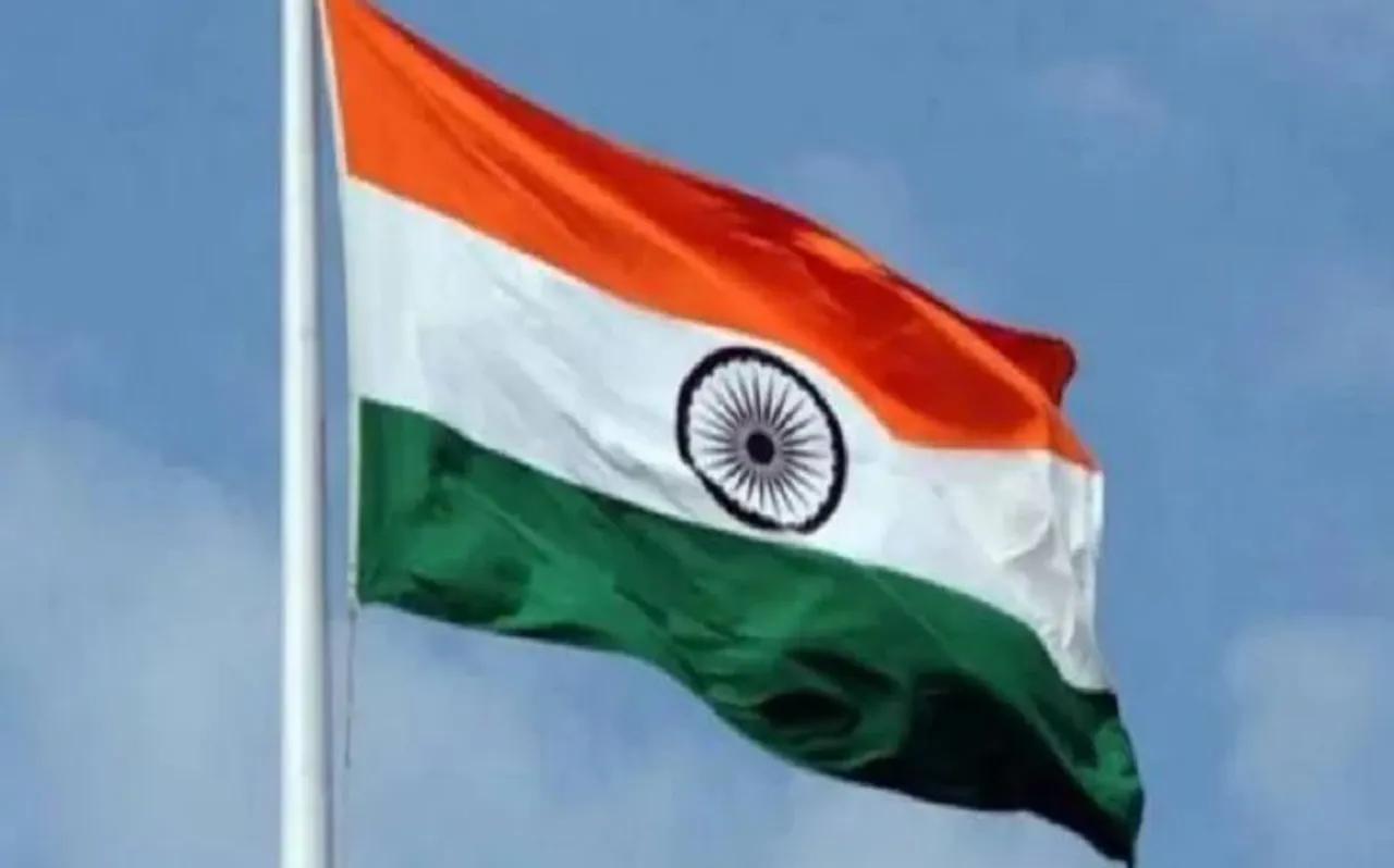 भारतीय उच्चायुक्त रूचि घनश्याम ने लंदन में भारत के दूतावास में फहराया तिरंगा