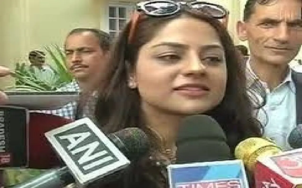 मेरे साथ अपराधियों जैसा किया जा रहा है बर्ताव, महबूबा मुफ्ती की बेटी ने जारी किया वॉयस मैसेज